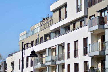 Yeni bir modern apartman detay