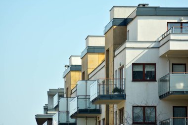 Yeni bir modern apartman detay