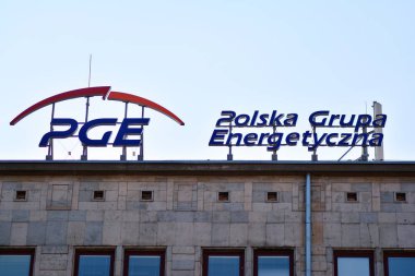 Varşova, Polonya. 23 Nisan 2018. PGE imzala. Şirket tabela Pge.
