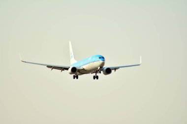 Varşova, Polonya. 25 Mart 2018. Chopin Havaalanı'nda açılış öncesi sadece Klm yolcu uçak.
