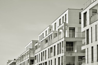 Modern şehir ofis binası dış. Siyah ve beyaz.