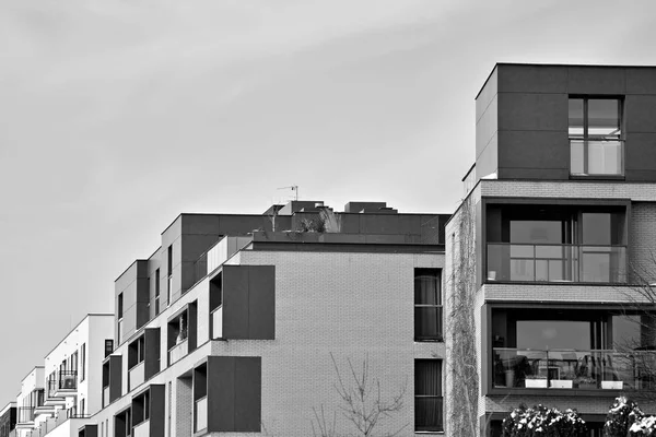 Modern Bir Apartman Cephe Siyah Beyaz — Stok fotoğraf
