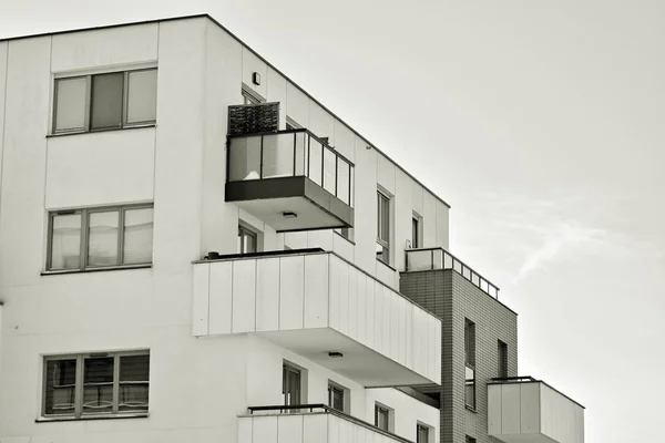 Moderno Edifício Escritórios Cidade Exterior Preto Branco — Fotografia de Stock