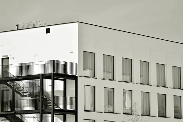 Modernes Städtisches Bürogebäude Außen Schwarz Weiß — Stockfoto