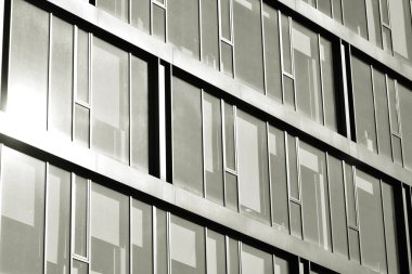 Modern şehir ofis binası dış. Siyah ve beyaz.