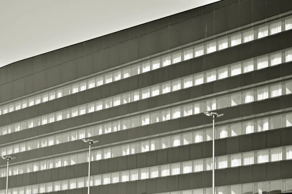 Modernes Städtisches Bürogebäude Außen Schwarz Weiß — Stockfoto