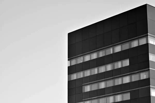 Moderno Edificio Oficinas Ciudad Exterior Blanco Negro — Foto de Stock