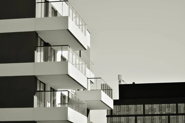 Fachada Moderno Edificio Apartamentos Blanco Negro —  Fotos de Stock