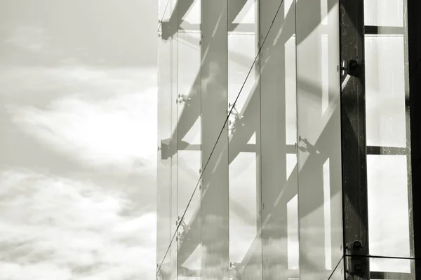 Moderno Edificio Oficinas Ciudad Exterior Blanco Negro — Foto de Stock