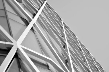 Modern şehir ofis binası dış. Siyah ve beyaz.