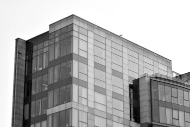 Modern şehir ofis binası dış. Siyah ve beyaz.