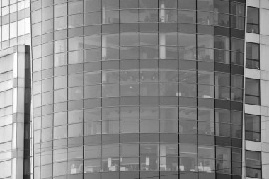 Modern şehir ofis binası dış. Siyah ve beyaz.