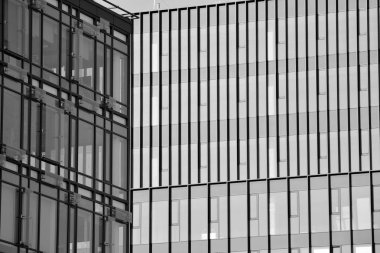 Modern şehir ofis binası dış. Siyah ve beyaz.