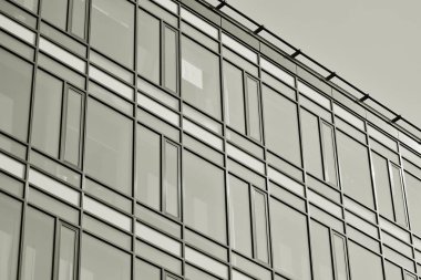 Modern şehir ofis binası dış. Siyah ve beyaz.