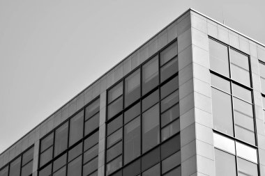 Modern şehir ofis binası dış. Siyah ve beyaz.