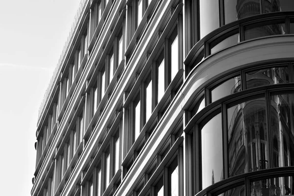 Moderno Edificio Oficinas Ciudad Exterior Blanco Negro — Foto de Stock