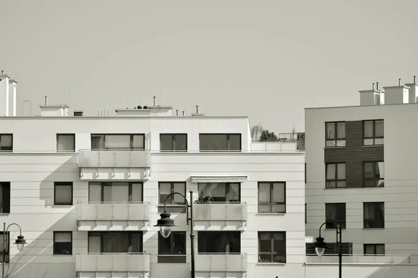 Fachada Moderno Edificio Apartamentos Blanco Negro — Foto de Stock