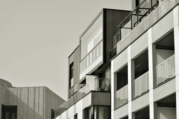 Fachada Moderno Edifício Apartamentos Preto Branco — Fotografia de Stock