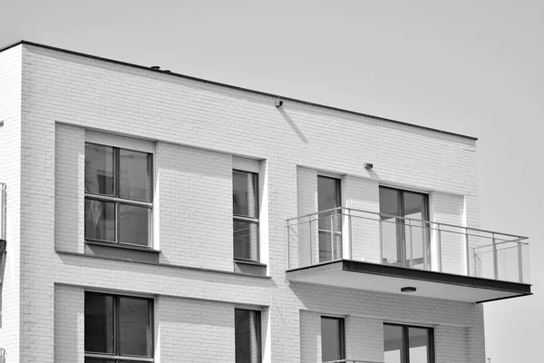 Gevel Van Een Modern Appartementencomplex Zwart Wit — Stockfoto