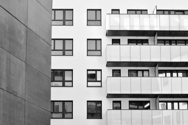 Fațada Unei Clădiri Moderne Apartamente Negru Alb — Fotografie, imagine de stoc