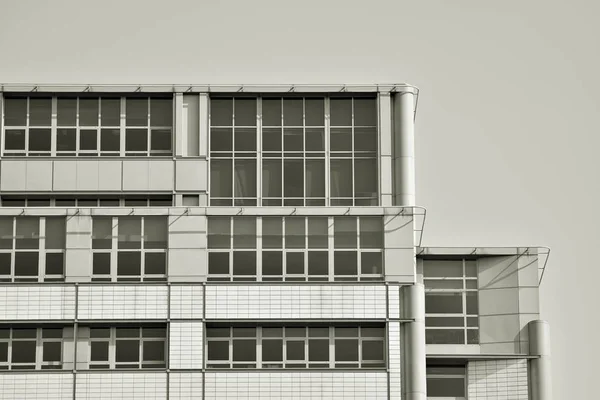 Modernes Städtisches Bürogebäude Außen Schwarz Weiß — Stockfoto