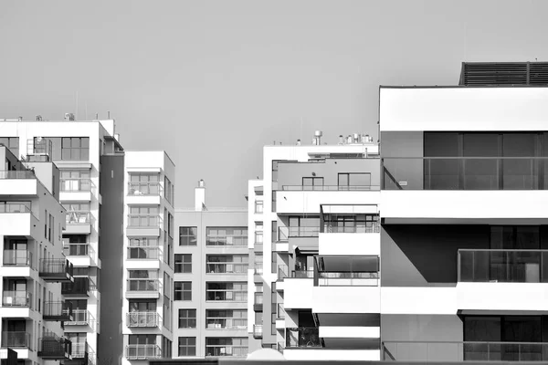 Fachada Moderno Edificio Apartamentos Blanco Negro — Foto de Stock