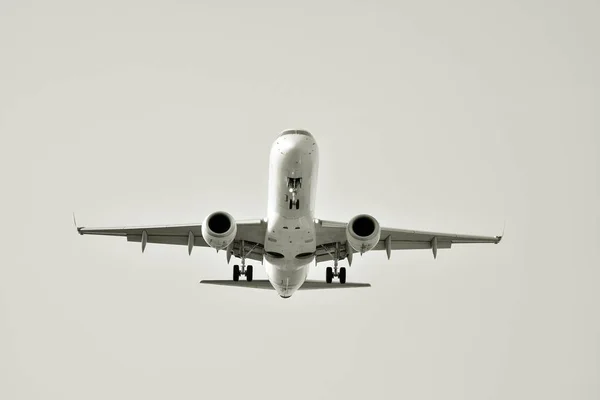 Avião Está Aterrar Aeroporto Preto Branco — Fotografia de Stock