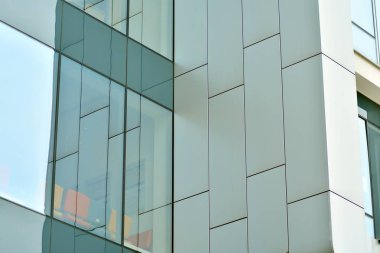 Modern mimarisi, cam ve çelik. Soyut mimari tasarım. 