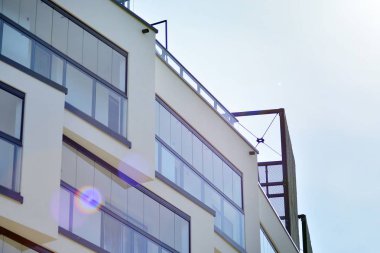 Yeni bir modern apartman detay