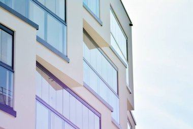 Yeni bir modern apartman detay