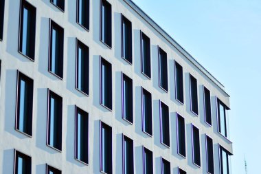 Modern mimarisi, cam ve çelik. Soyut mimari tasarım.