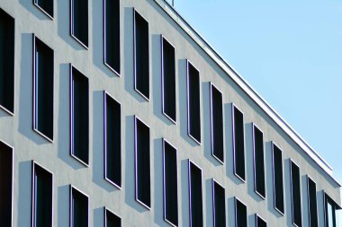 Modern mimarisi, cam ve çelik. Soyut mimari tasarım.