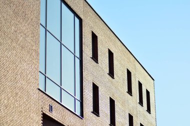 Modern mimarisi, cam ve çelik. Soyut mimari tasarım.