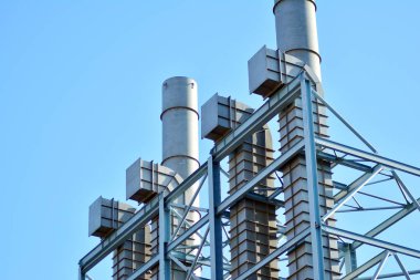 Eski bir güç istasyonunda makineleri