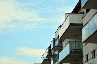 modern ve yeni apartman.