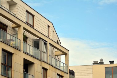 modern ve yeni apartman.