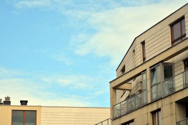 modern ve yeni apartman.