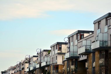 modern ve yeni apartman.