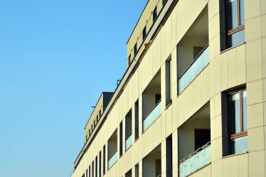 modern ve yeni apartman.