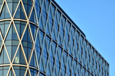 Yapısal cam cephe modern ofis binası