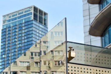 Ofis Binası yakın çekim. Modern bina.