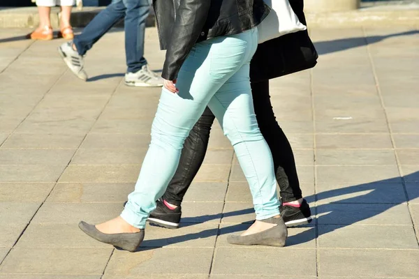 Menschen Die Auf Der Großstadtstraße Gehen Verschwommene Bewegung Die Abstrakt — Stockfoto