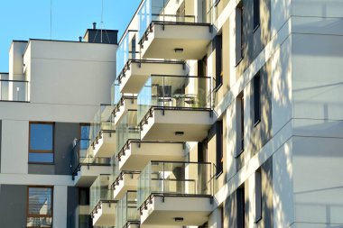 gün ışığında çağdaş konut Bina dış cephe