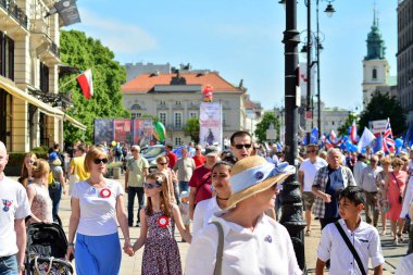 Warsaw.Polans. 12 Mayıs 2018. Özgürlük Mart. Demokrasi aşındırıyor Polonyalılar hükümet, kınamak için Mart