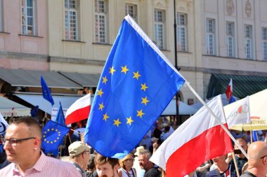 Warsaw.Polans. 12 Mayıs 2018. Özgürlük Mart. Demokrasi aşındırıyor Polonyalılar hükümet, kınamak için Mart