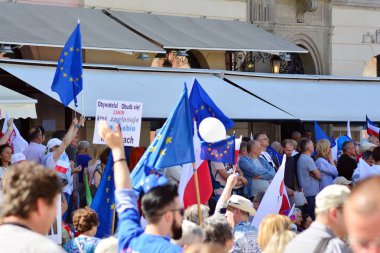 Warsaw.Polans. 12 Mayıs 2018. Özgürlük Mart. Demokrasi aşındırıyor Polonyalılar hükümet, kınamak için Mart
