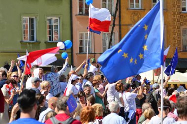 Warsaw.Polans. 12 Mayıs 2018. Özgürlük Mart. Demokrasi aşındırıyor Polonyalılar hükümet, kınamak için Mart