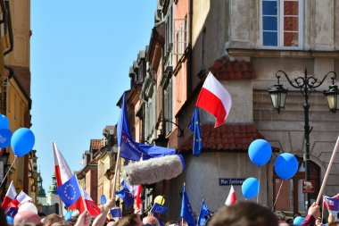 Warsaw.Polans. 12 Mayıs 2018. Özgürlük Mart. Demokrasi aşındırıyor Polonyalılar hükümet, kınamak için Mart