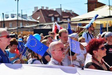 Warsaw.Polans. 12 Mayıs 2018. Özgürlük Mart. Demokrasi aşındırıyor Polonyalılar hükümet, kınamak için Mart