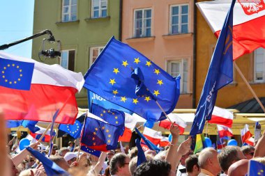 Warsaw.Polans. 12 Mayıs 2018. Özgürlük Mart. Demokrasi aşındırıyor Polonyalılar hükümet, kınamak için Mart